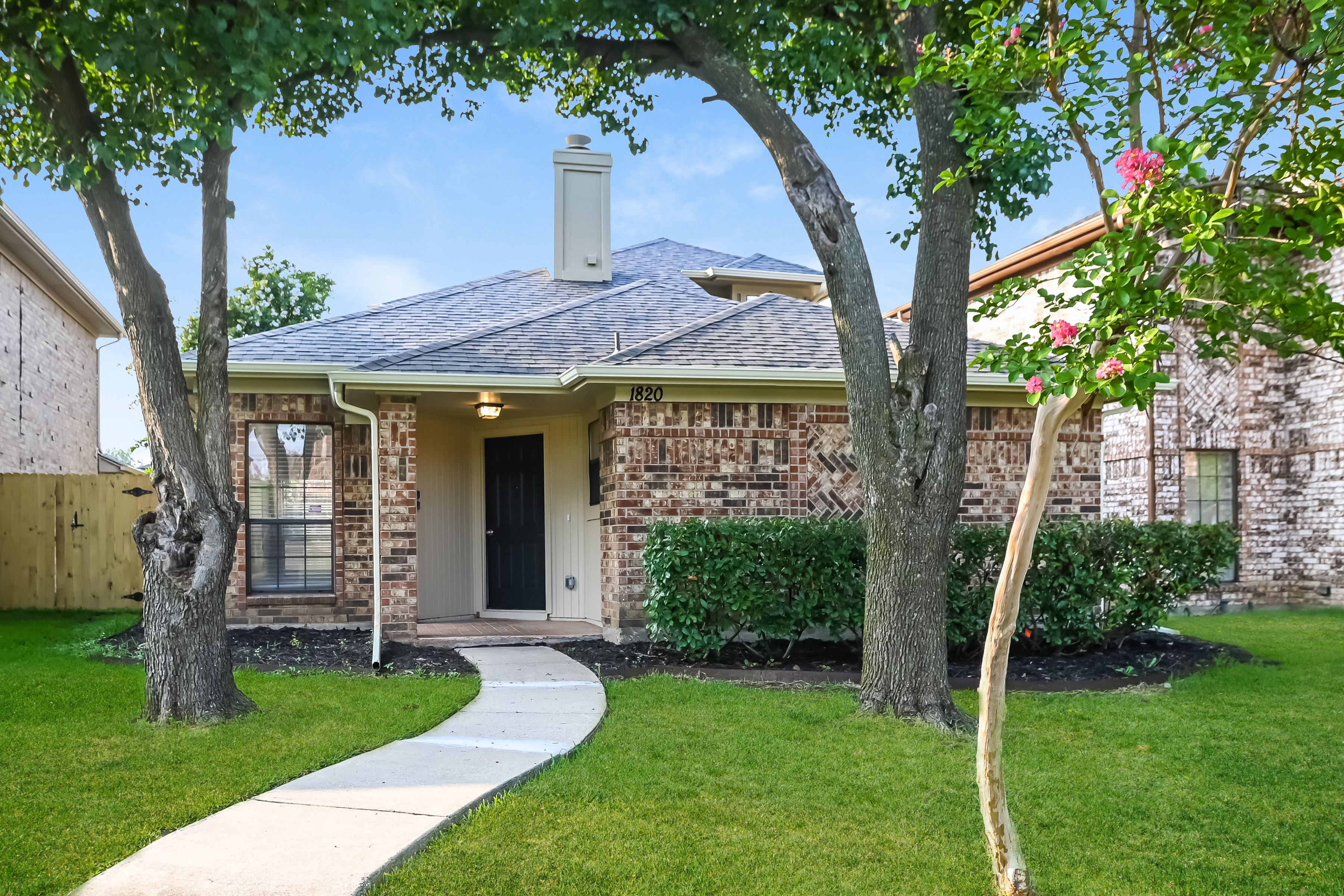 1820 Alameda Dr Mesquite, TX 75150